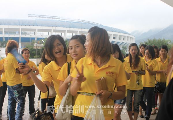 中國好形象特邀時代美容美發(fā)化妝學(xué)校參加開播盛典